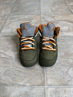 Air Jordan 5 Retro Olive TD Shoe Size 9c Green 440890-308 Preowned
